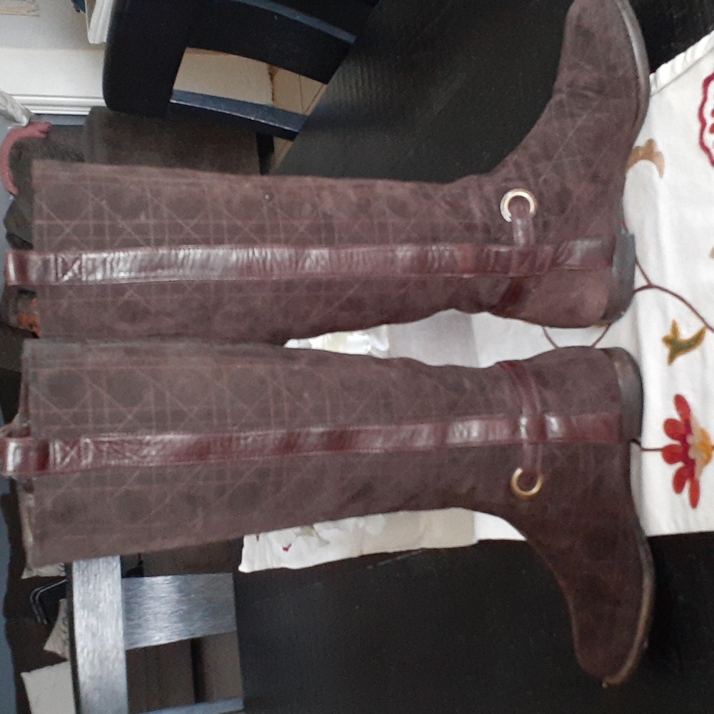 CHRISTIAN DIOR SUEDE BOOTS - Picture 5 of 15